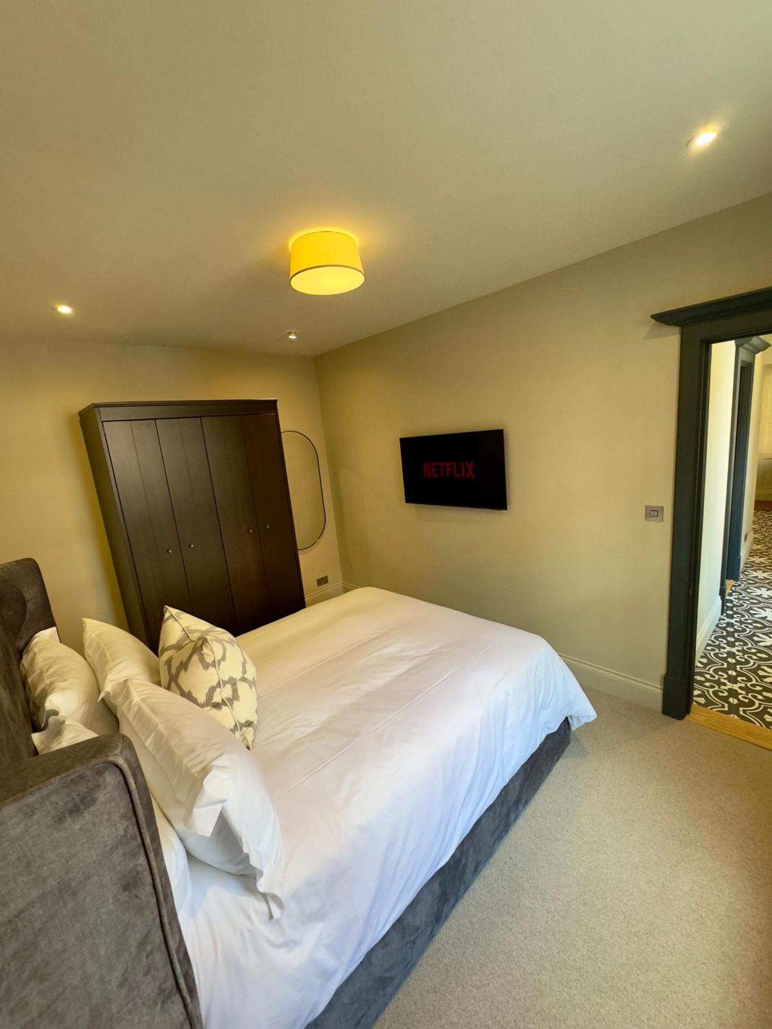 Macbeths Corner High End Luxury Apartment In Centre With Parking Stratford-upon-Avon Exterior foto